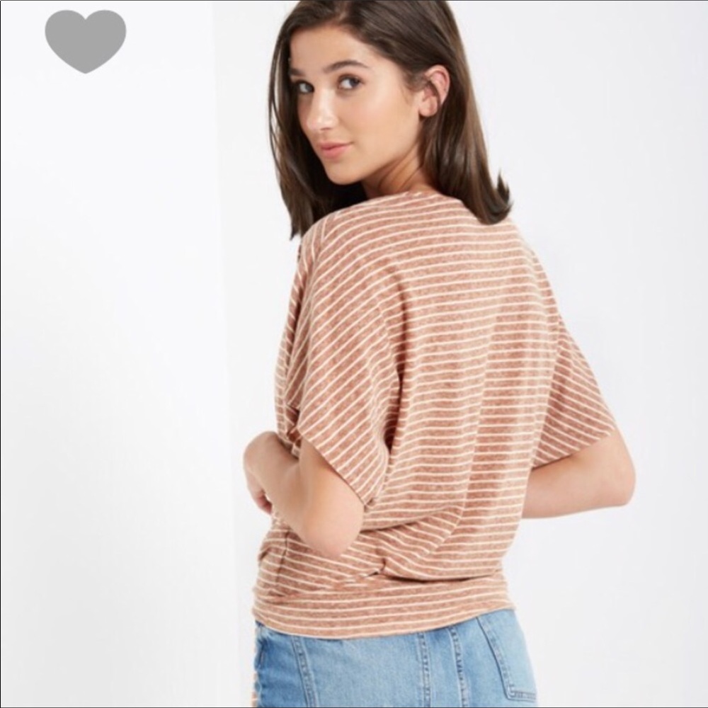 🦋Women’s tie top🦋 - Picture 3 of 3